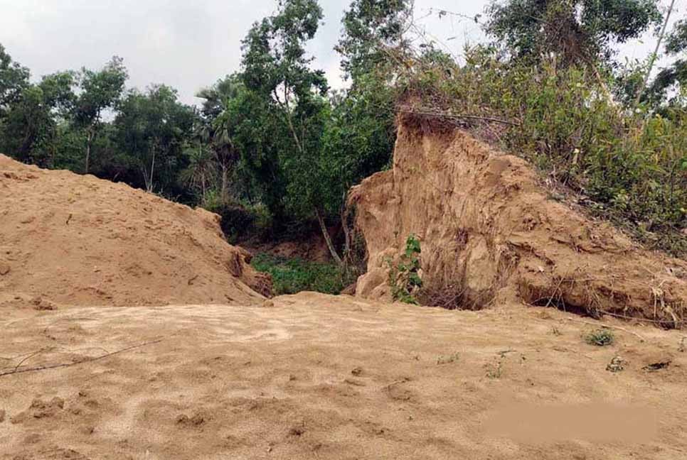 লালমাই পাহাড় ধ্বংসের বিষয়ে তদন্ত ও ব্যবস্থা নেয়ার নির্দেশনা